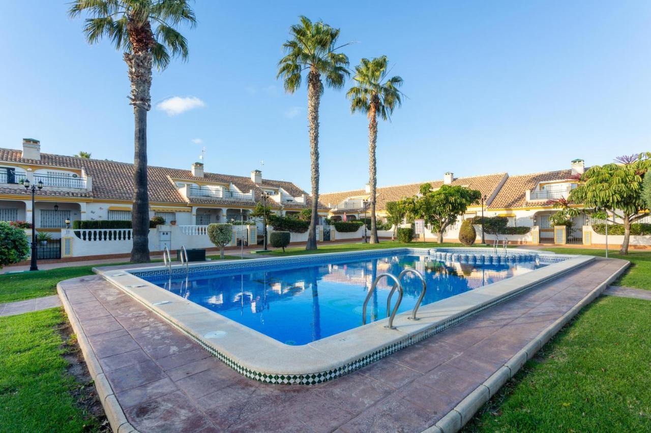 Vila Pool-Side Townhouse In Cabo Roig Orihuela Exteriér fotografie