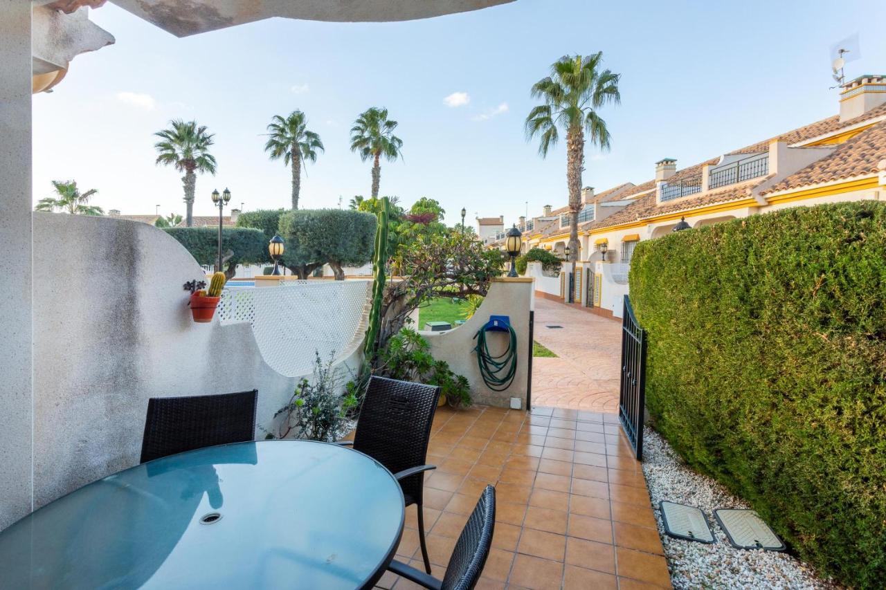 Vila Pool-Side Townhouse In Cabo Roig Orihuela Exteriér fotografie