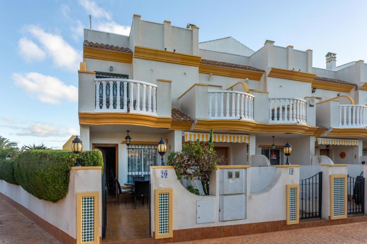 Vila Pool-Side Townhouse In Cabo Roig Orihuela Exteriér fotografie